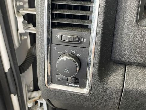 Used 2017 RAM 1500 Laramie w/ Convenience Group AWD/4WD image 10
