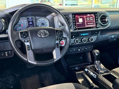 Used 2021 Toyota Tacoma TRD Sport w/ Technology Package image 29