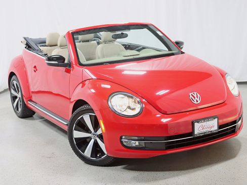 Used 2013 Volkswagen Beetle 2.0T FWD image 8