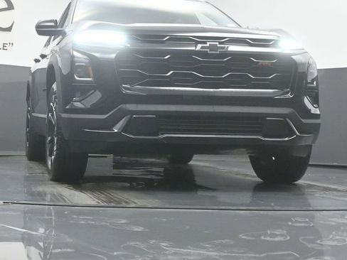 New 2026 Chevrolet Equinox RS w/ Safety and Technology Package FWD image 3