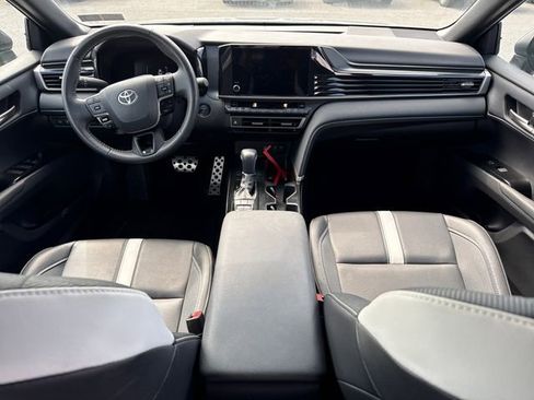 Used 2025 Toyota Camry SE FWD image 18