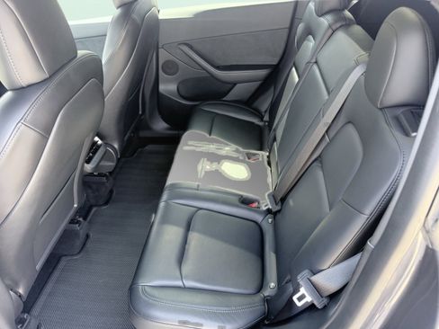 Used 2022 Tesla Model Y Performance image 28