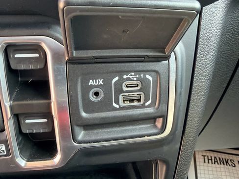 Used 2023 Jeep Gladiator Sport image 27