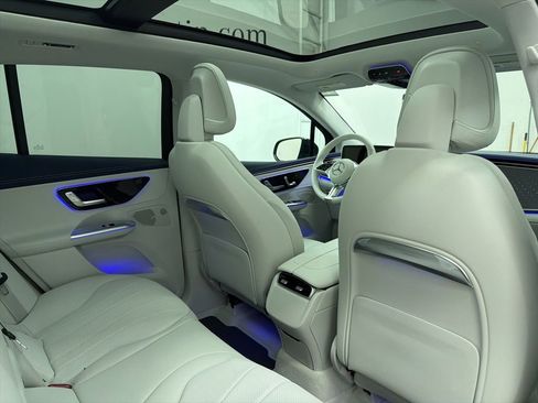 New 2026 Mercedes-Benz EQE 320 4MATIC SUV image 25