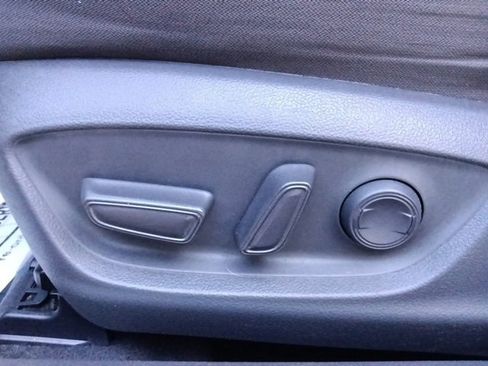 Used 2019 Toyota Camry L image 16