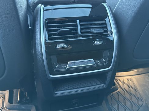 Used 2022 BMW X5 xDrive40i w/ Climate Comfort Package image 44