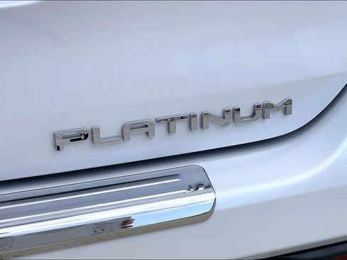 Used 2026 Toyota Highlander Platinum image 10