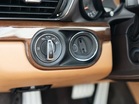 Used 2015 Porsche 911 Turbo S w/ High-end Infotainment Package AWD/4WD image 15