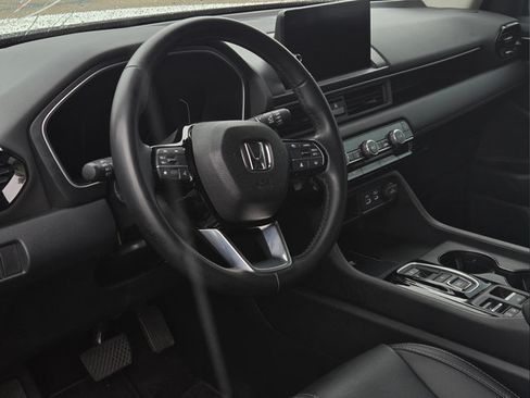 Used 2023 Honda Pilot EX-L image 4