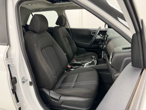 Used 2022 Hyundai Venue SEL image 11