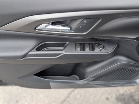 New 2026 Chevrolet Equinox EV LT image 24