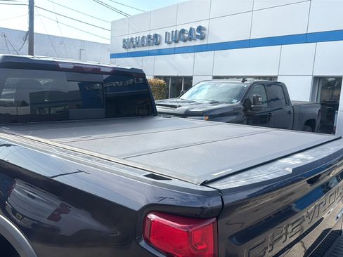 Used 2024 Chevrolet Silverado 1500 ZR2 w/ Technology Package image 12