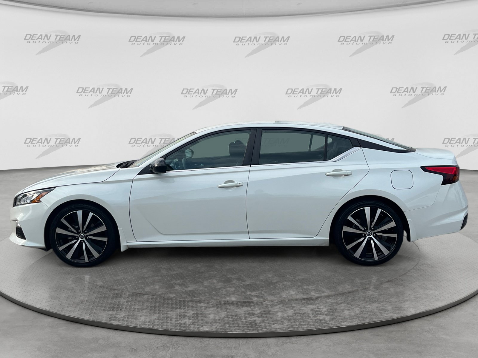 Used 2021 Nissan Altima 2.5 SR FWD image 4