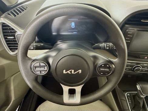 Used 2023 Kia Soul LX FWD image 11