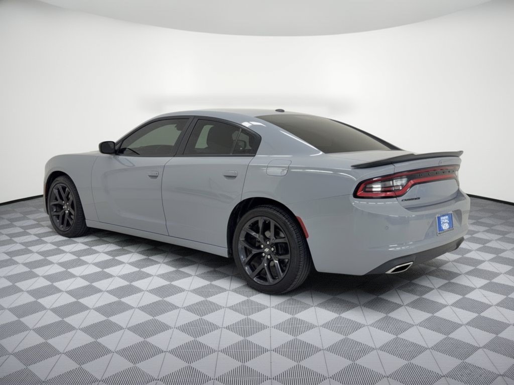 Used 2022 Dodge Charger SXT w/ Blacktop Package RWD image 3