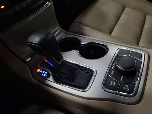 Used 2019 Jeep Grand Cherokee Limited AWD/4WD image 26
