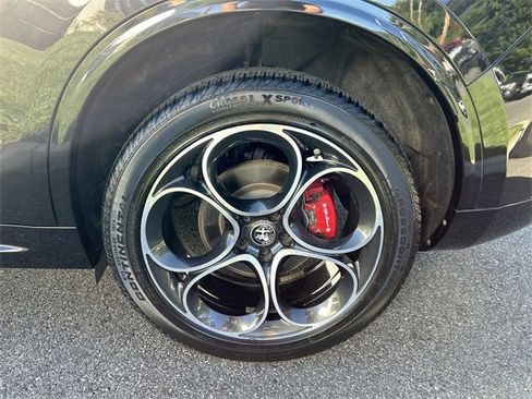 Used 2022 Alfa Romeo Stelvio Veloce image 11