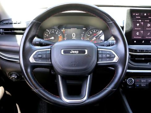Used 2022 Jeep Compass Trailhawk w/ Trailhawk Convenience Group AWD/4WD image 27