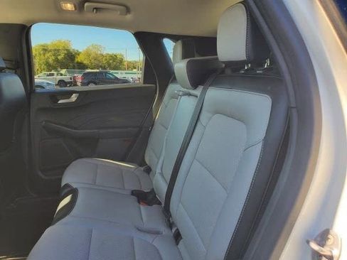 Used 2023 Ford Escape SE image 12