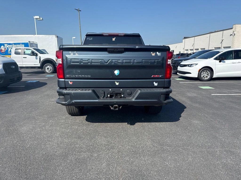 Used 2020 Chevrolet Silverado 1500 RST AWD/4WD image 3