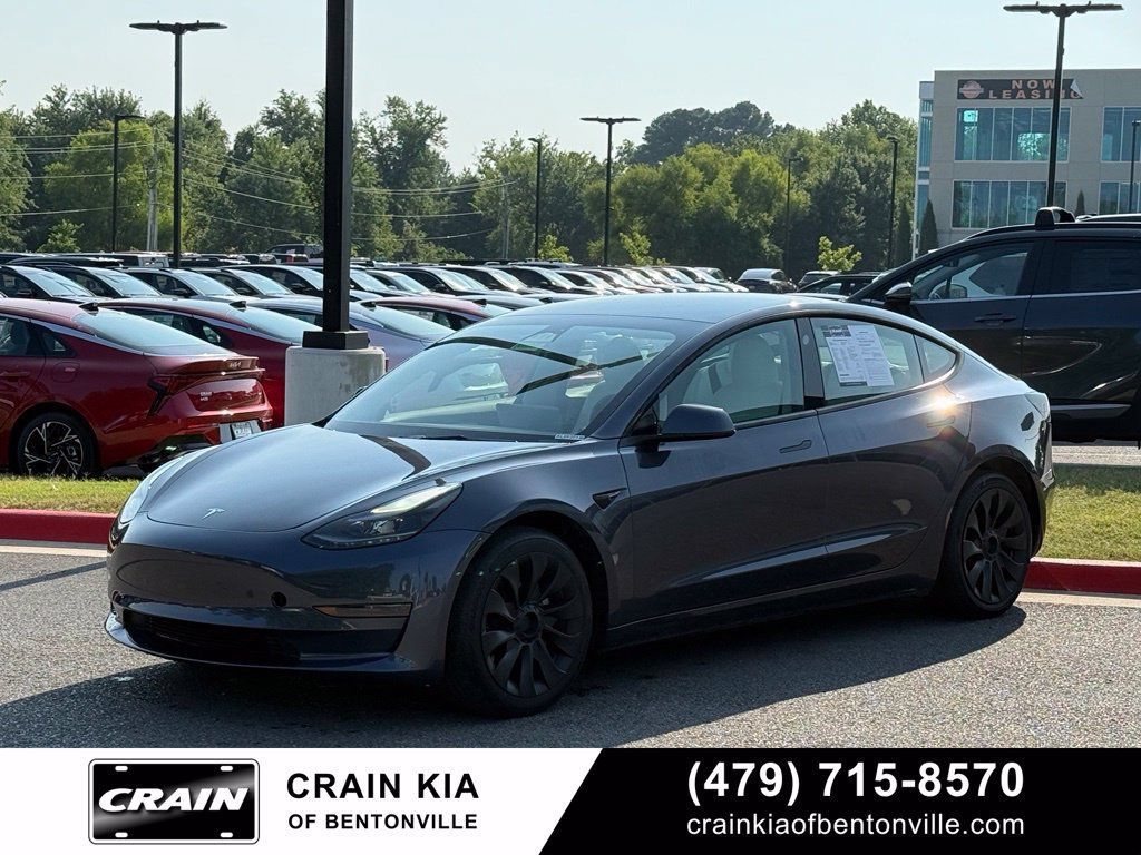 Used 2023 Tesla Model 3 Standard Range RWD image 3