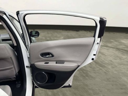 Used 2016 Honda HR-V EX image 17