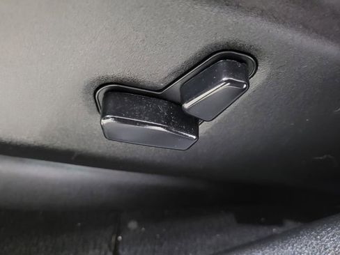 Used 2019 Jeep Grand Cherokee Limited image 31