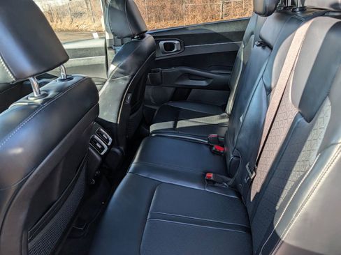 Used 2021 Kia Sorento S w/ Panoramic Sunroof Package image 22