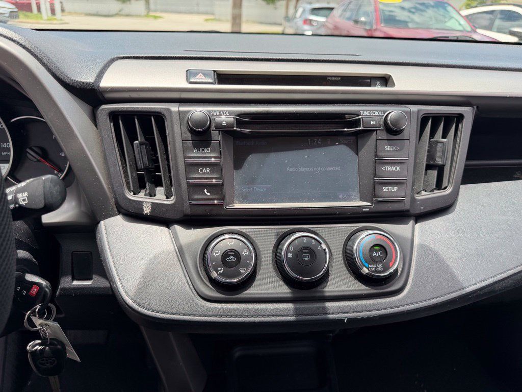 Used 2016 Toyota RAV4 LE FWD image 25