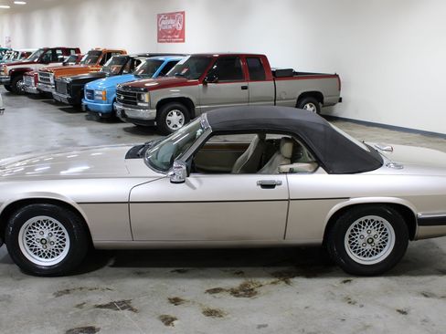 Used 1991 Jaguar XJS V12 Convertible RWD image 26