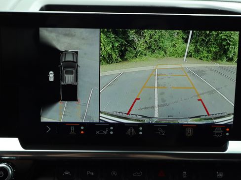 Used 2025 GMC Sierra 1500 SLT w/ SLT Premium Plus Package RWD image 30