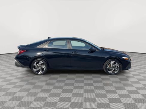 Used 2025 Hyundai Elantra Sport FWD image 5