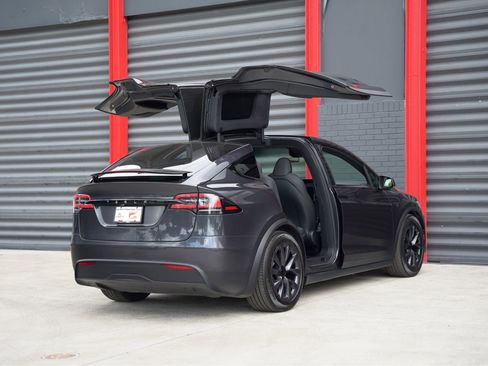 Used 2024 Tesla Model X AWD/4WD image 7