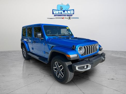 Certified 2025 Jeep Wrangler Unlimited Sahara AWD/4WD image 7