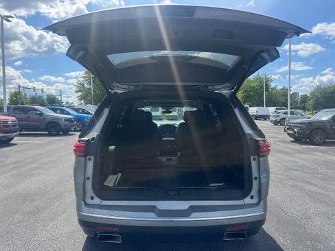 Used 2023 Chevrolet Traverse Premier w/ LPO, Floor Liner Package AWD/4WD image 5