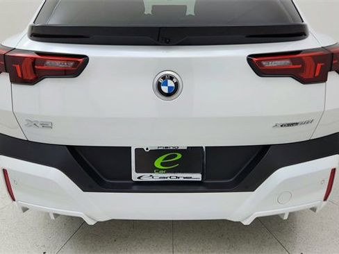 Used 2025 BMW X2 xDrive28i image 11