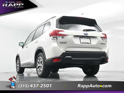 Used 2023 Subaru Forester Premium AWD/4WD image 32