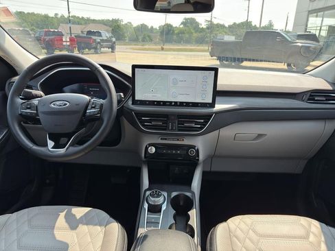 Used 2023 Ford Escape Platinum w/ Premium Technology Package image 15