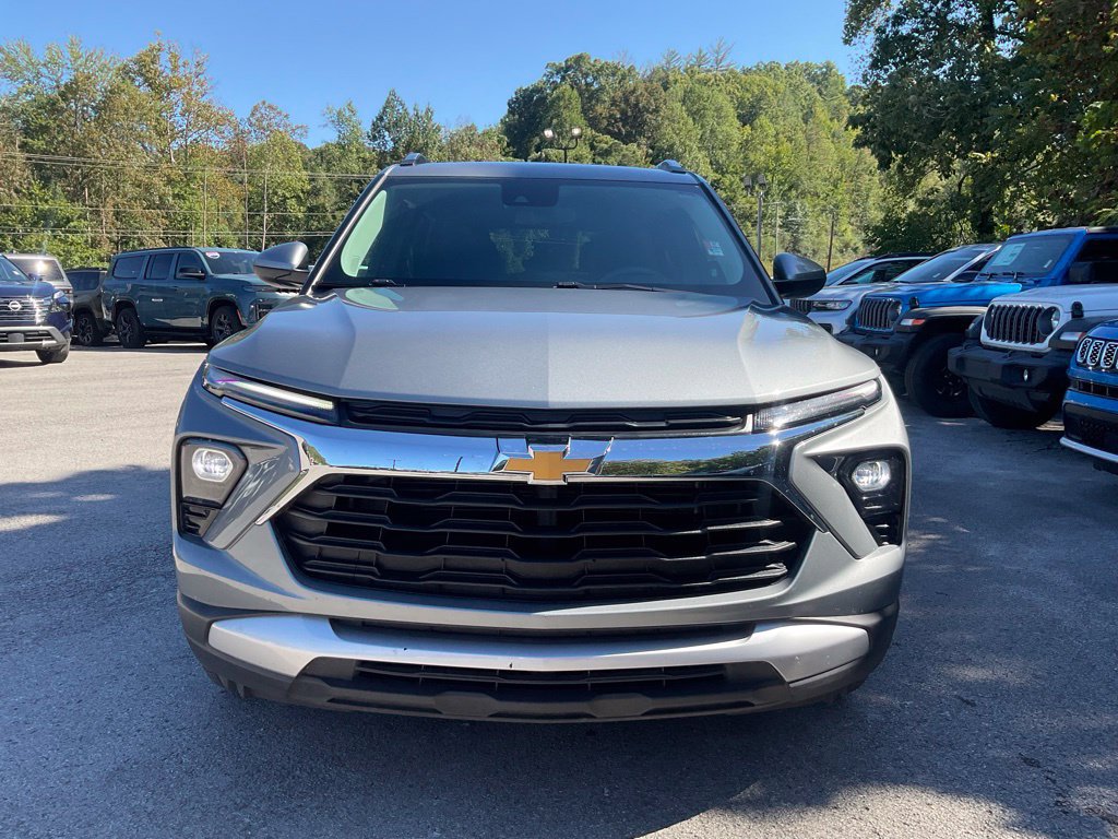 Used 2026 Chevrolet TrailBlazer LT AWD/4WD image 2