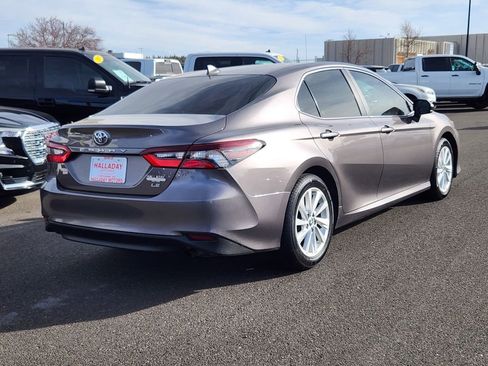 Used 2022 Toyota Camry LE image 5