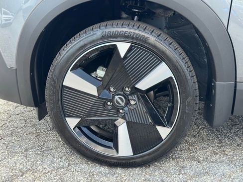 New 2025 Nissan Kicks SR w/ SR Premium Package image 10