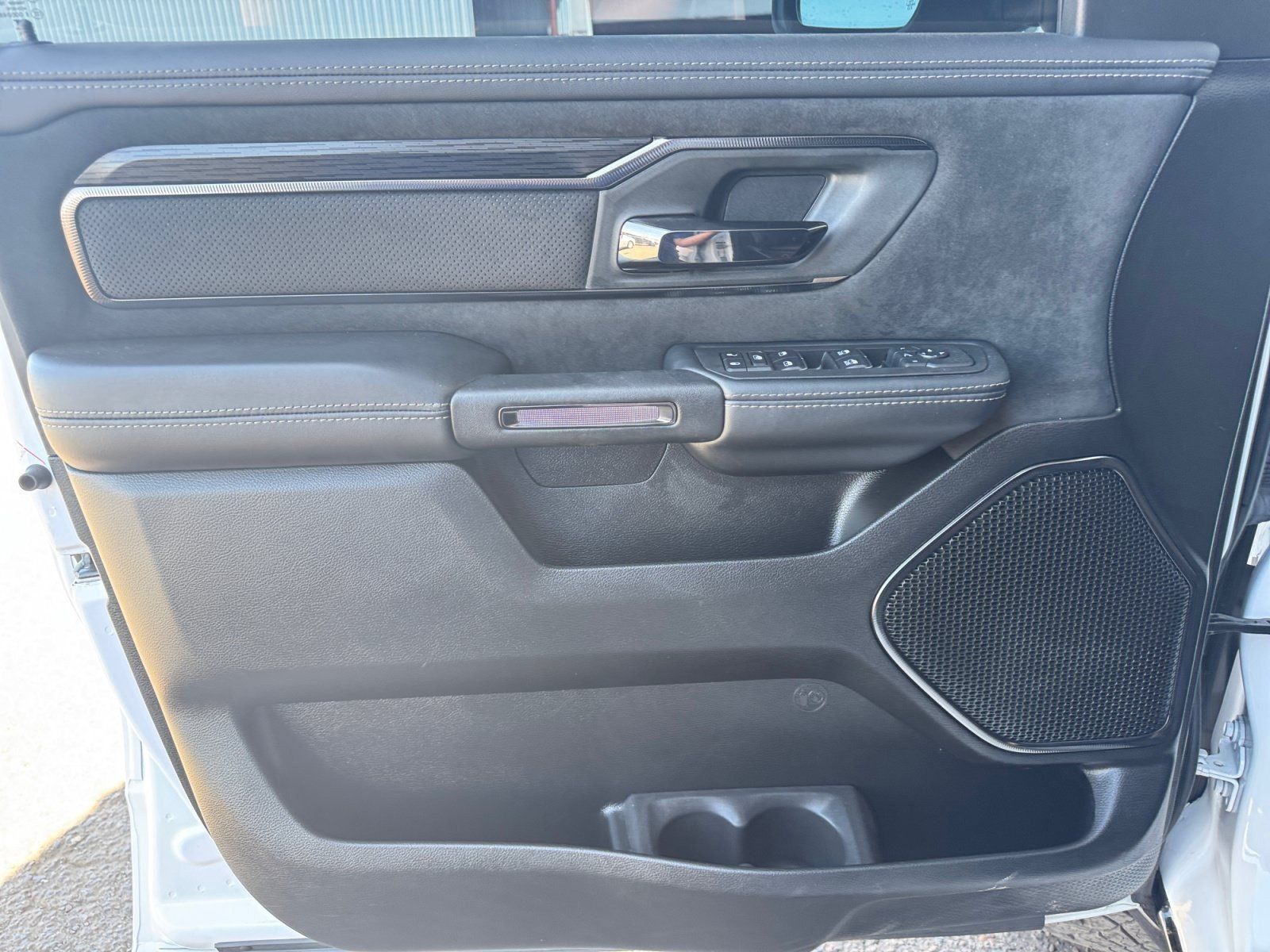 Used 2025 RAM 1500 RHO AWD/4WD image 11