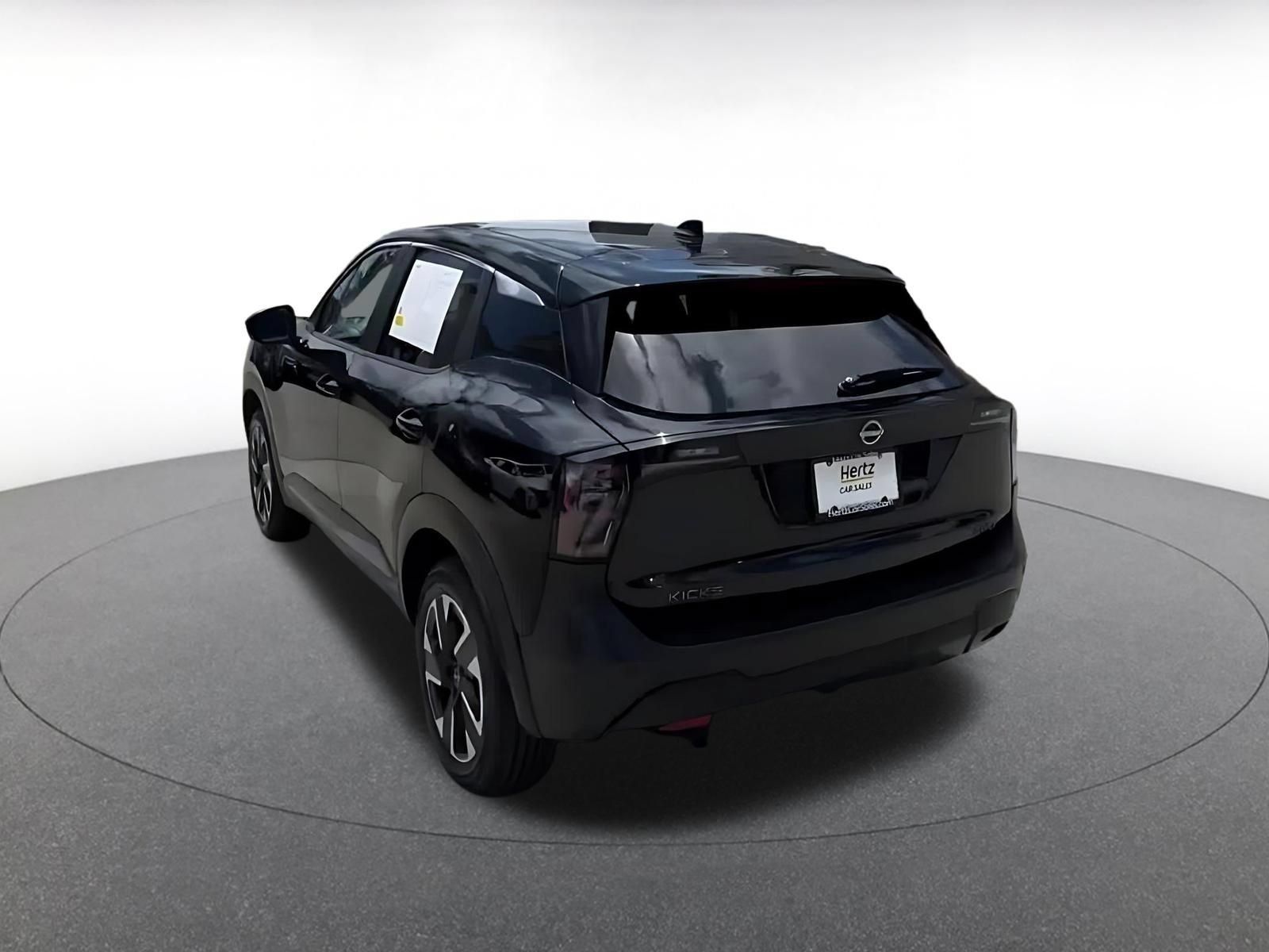 Used 2025 Nissan Kicks SV AWD/4WD image 13