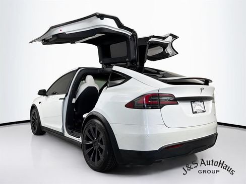 Used 2022 Tesla Model X Plaid AWD/4WD image 5