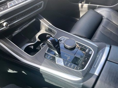 Used 2022 BMW X7 xDrive40i w/ Premium Package image 16