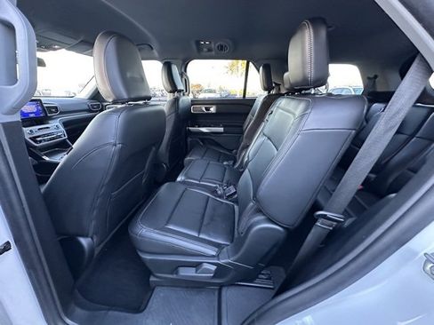 Used 2023 Ford Explorer XLT w/ Equipment Group 202A image 29