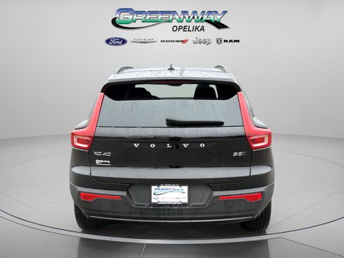 Used 2025 Volvo XC40 B5 Plus image 6