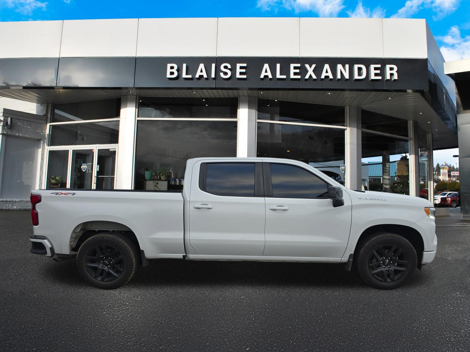 Used 2024 Chevrolet Silverado 1500 RST w/ Convenience Package II AWD/4WD image 2