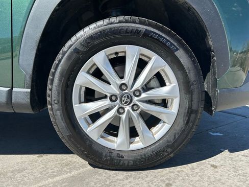 Used 2024 Toyota Corolla Cross LE image 33