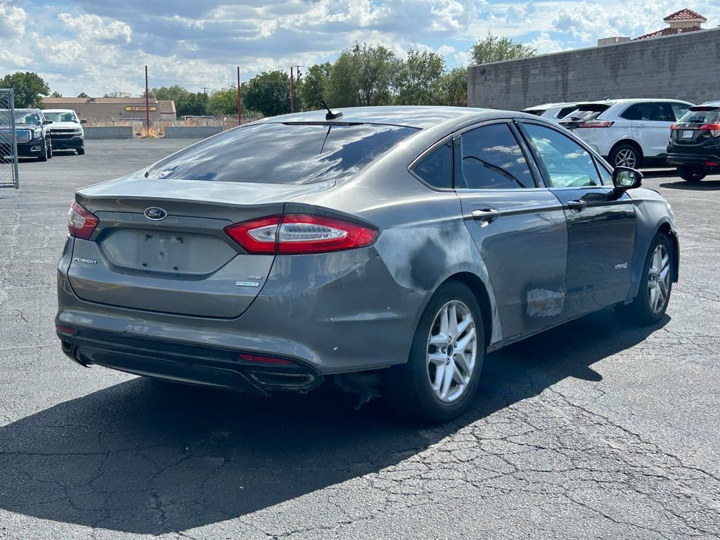 Used 2013 Ford Fusion SE FWD image 3